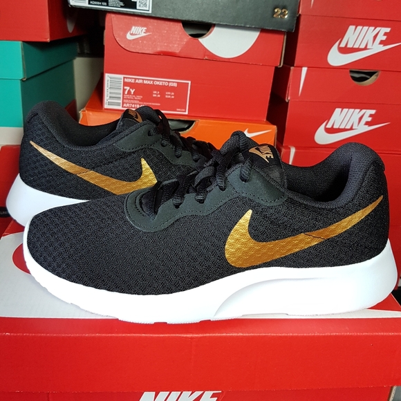NIKE TANJUN FASHION PREMIUM BLACK/GOLD WOMEN'S US SIZE 7 BRAND NEW IN BOX - Picture 2 of 8